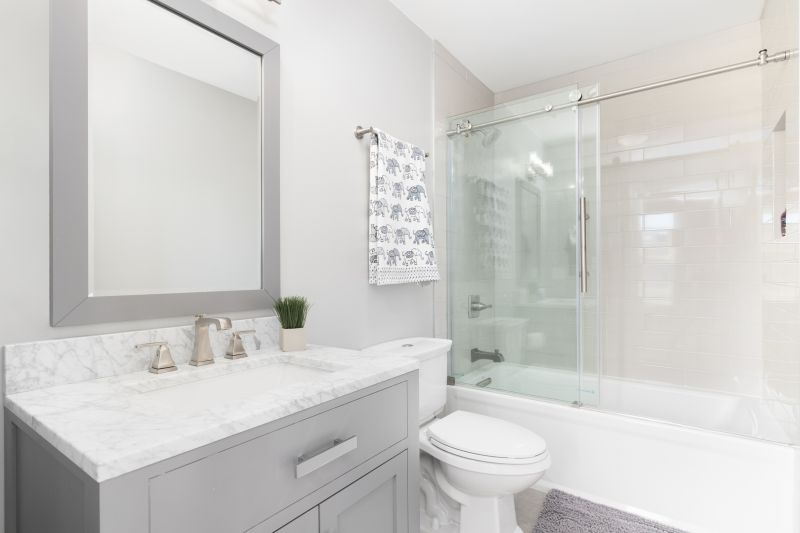 Shower with Space-Saving Sliding Doors